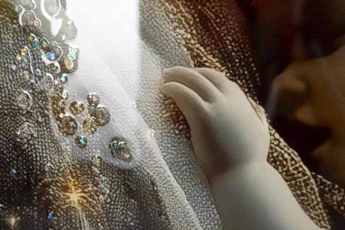 Tablou Canvas cu rama din lemn scena maternitate cu aura sacra decor multicolor [5]