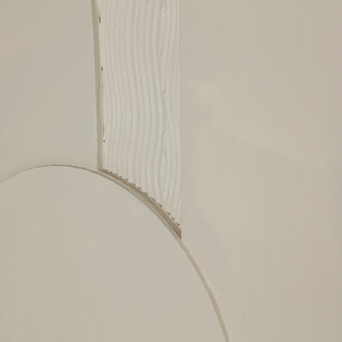 Tablou decorativ cu relief geometric sculptat, decupaj semicircular și bandă verticală striată [5]