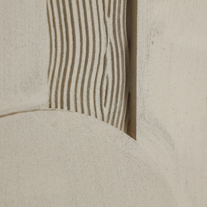 Tablou decorativ cu relief geometric sculptat, decupaj semicircular și bandă verticală striată [3]