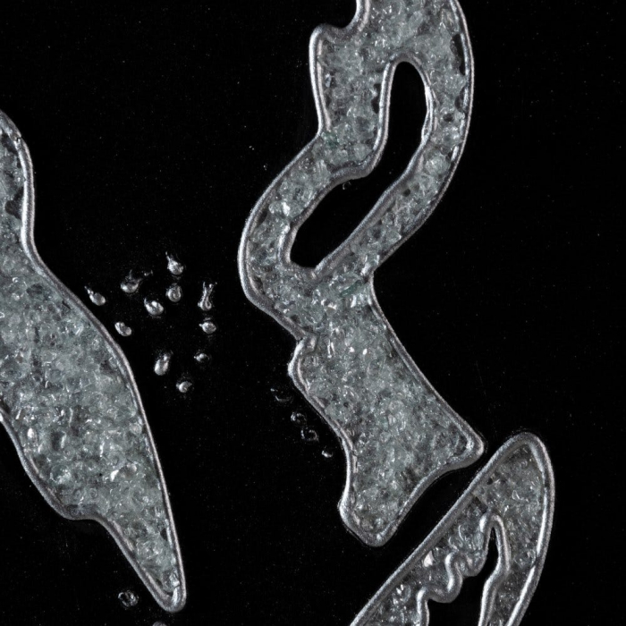 Tablou siluetă copil fundal negru, design monocrom texturat [4]