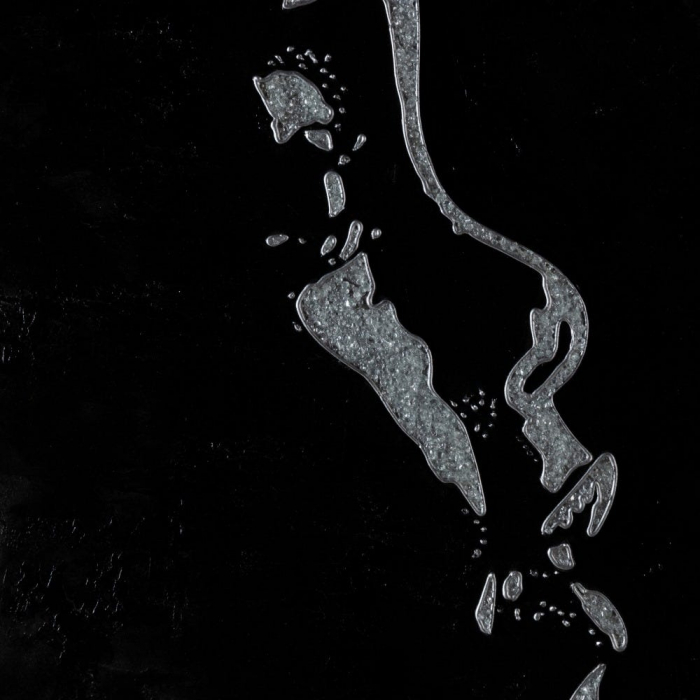 Tablou siluetă copil fundal negru, design monocrom texturat [3]