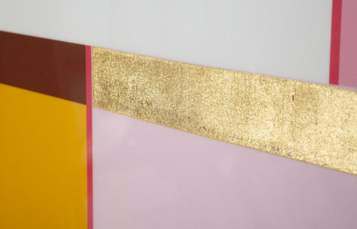 Tablou geometric roz galben 60x80 cm – compoziție abstractă cu accente aurii și ramă fucsia [5]