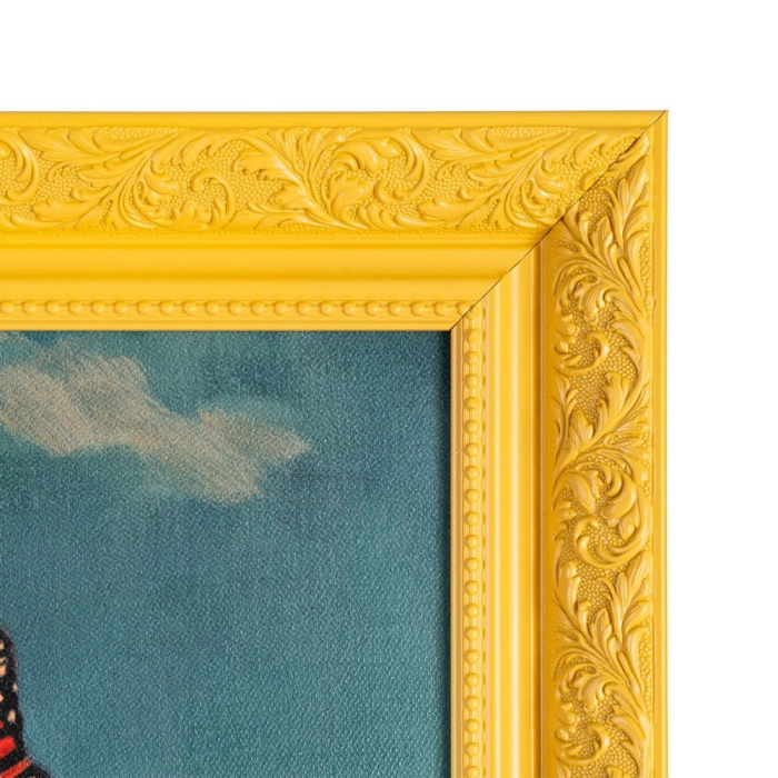 Tablou pe pânză femeie galben cu ramă și suport MDF – vedere frontală, portret, detalii pictate manual, ramă decorativă. [4]