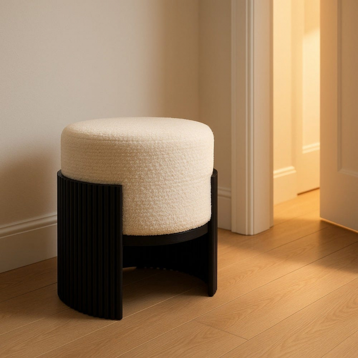 Taburet rotund alb chenille – bază MDF neagră sculpturală [1]