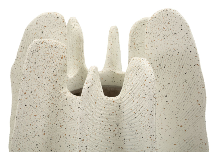 Titlul imaginii principale: Vază decorativă crem din rășină cu design sculptural 23x50 cm [3]