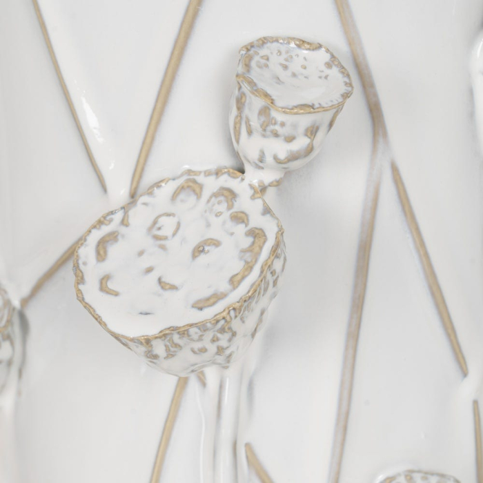 Vază decorativă din ceramică albă cu detalii florale reliefate [5]