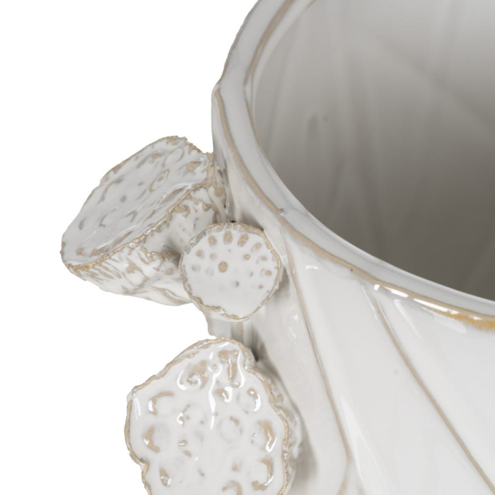 Vază decorativă din ceramică albă cu detalii florale reliefate formă rotunjită [3]