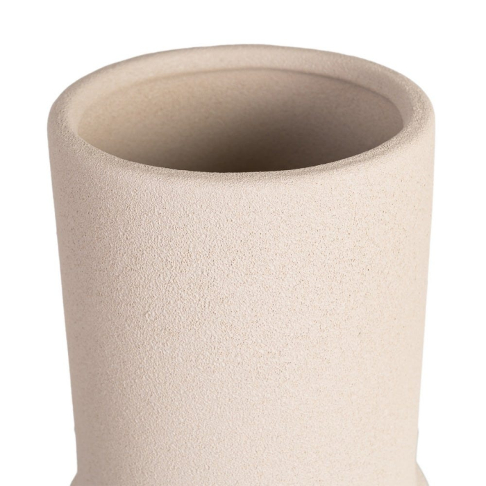 Vază decorativă din ceramică albă cu formă cilindrică și relief inelar [4]
