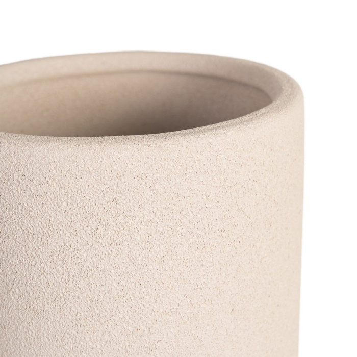 Vază decorativă din ceramică albă cu formă cilindrică și relief inelar [3]