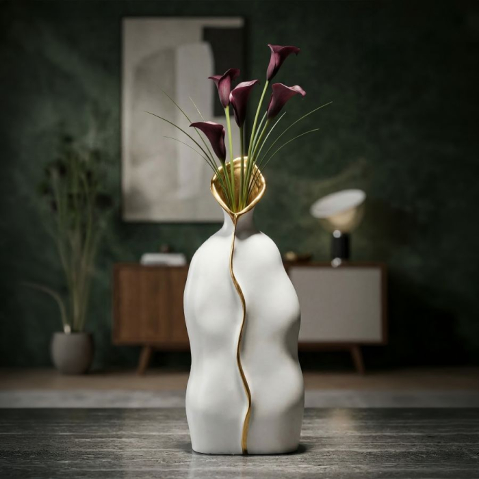 Vază decorativă din ceramică albă cu linie aurie și gură ca o floare de cală [5]