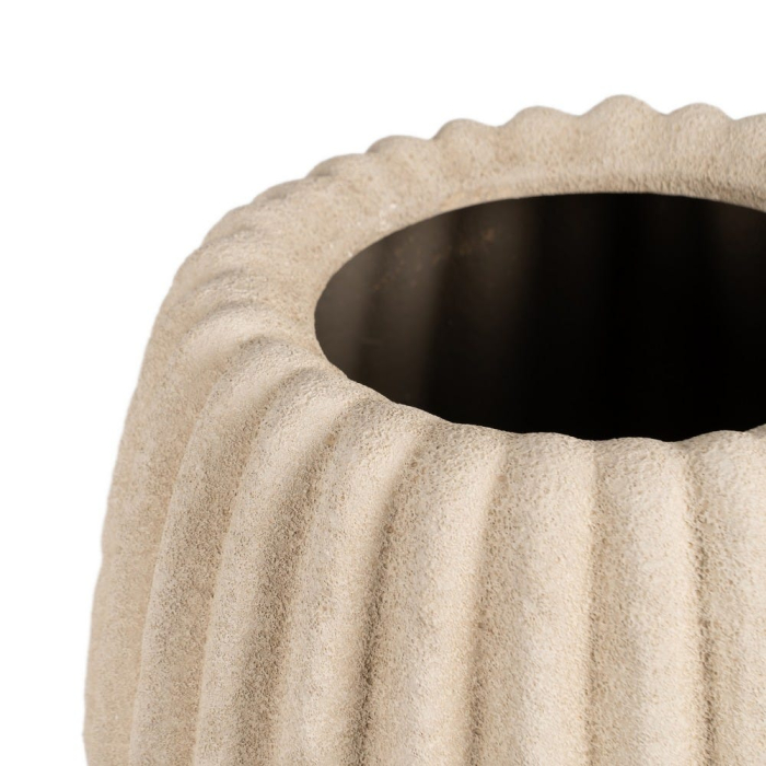 Vază decorativă din ceramică bej cu model striat vertical și formă rotunjită [3]