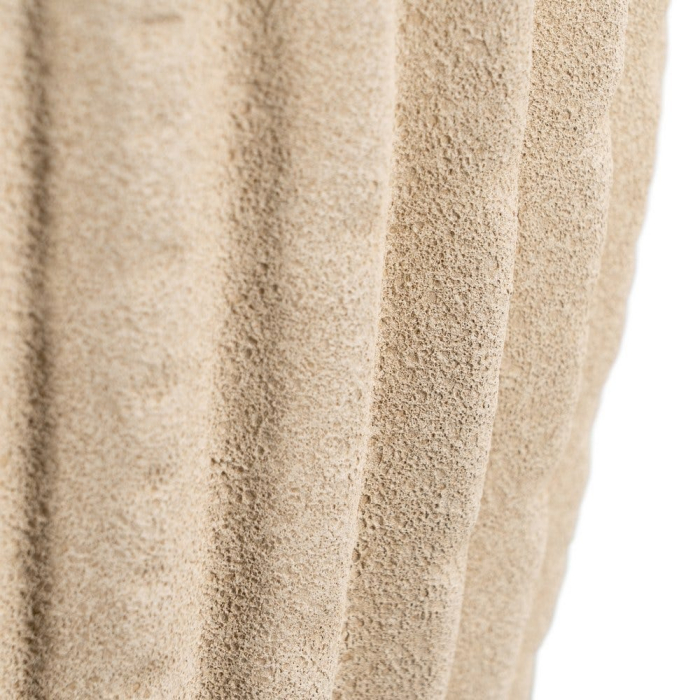 Vază decorativă din ceramică bej cu model striat vertical și formă rotunjită [5]