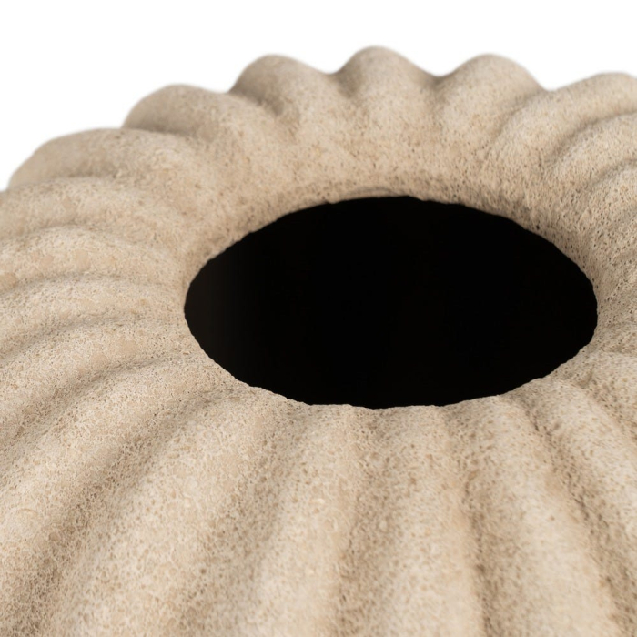 Vază decorativă din ceramică crem cu model striat formă rotunjită [3]