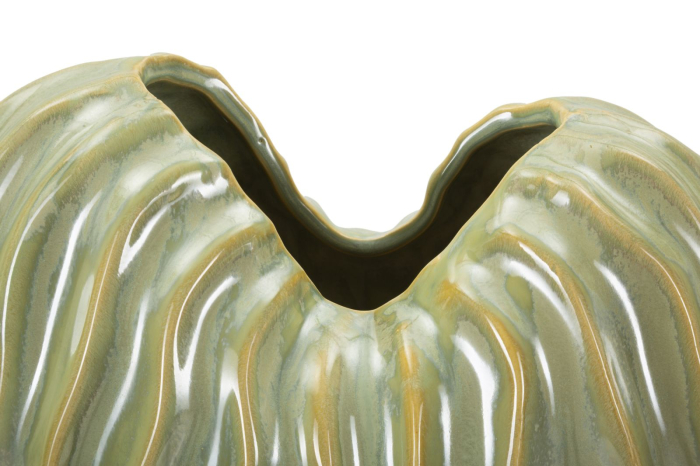 Vază decorativă din ceramică verde măsliniu cu coaste ondulate, vene ocru și gură în V [4]