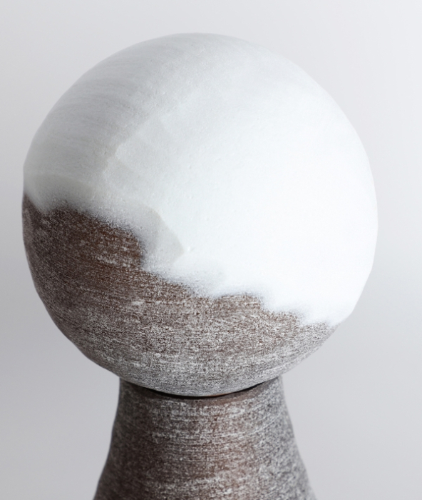 Vază sticlă alb maro design organic modern Kono – vază decorativă bicoloră [2]