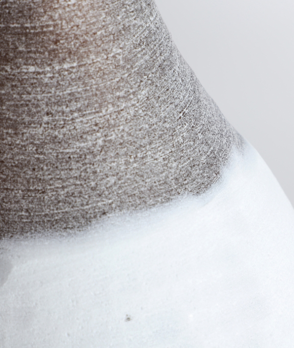 Vază sticlă alb maro design organic modern Kono – vază decorativă bicoloră [3]