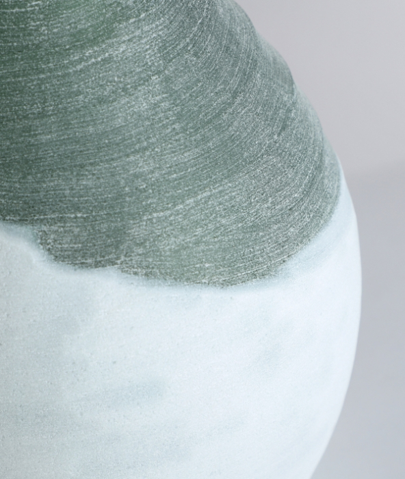 Vază sticlă verde bicolor design organic Kono – imagine principală [3]