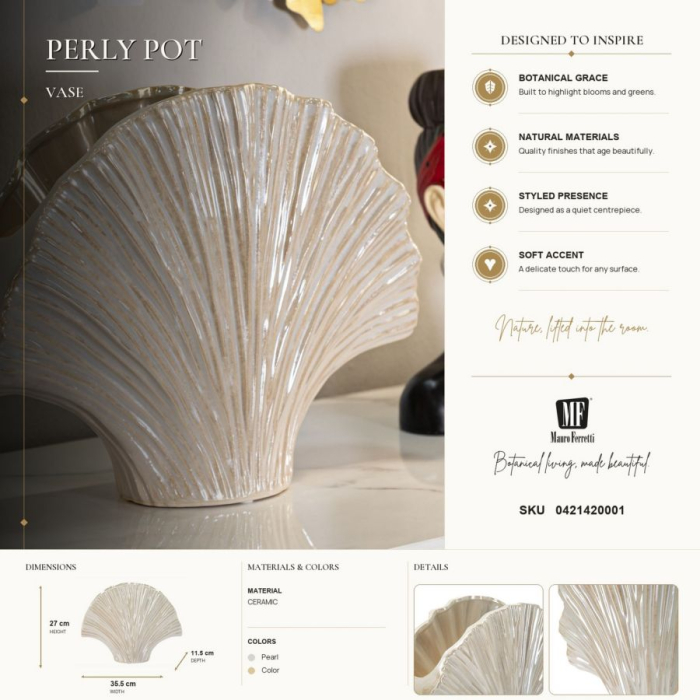 Vază decorativă evantai din ceramică alb perlat cu striații fine în relief și interior bej [7]