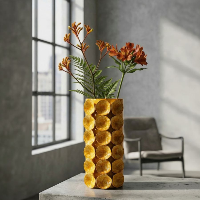 Vază decorativă galben ocru cu discuri rotunde striate în relief pe corp marmorat [6]