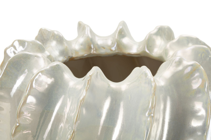 Vază decorativă înaltă din ceramică alb perlat cu coaste răsucite în spirală și margine ondulată [3]