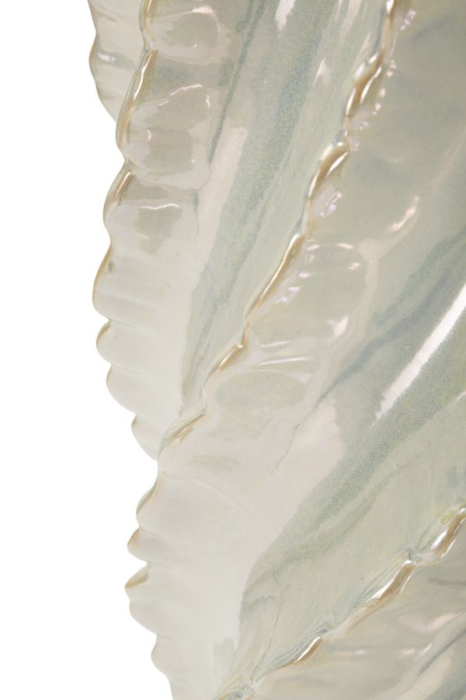 Vază decorativă înaltă din ceramică alb perlat cu coaste răsucite în spirală și margine ondulată [5]