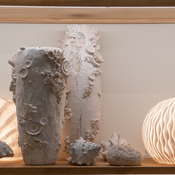 Vază decorativă înaltă din polirășină albă model coral reliefat [2]