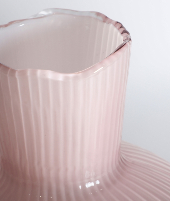 Vază decorativă din sticlă roz pal NUDE – imagine principală [2]
