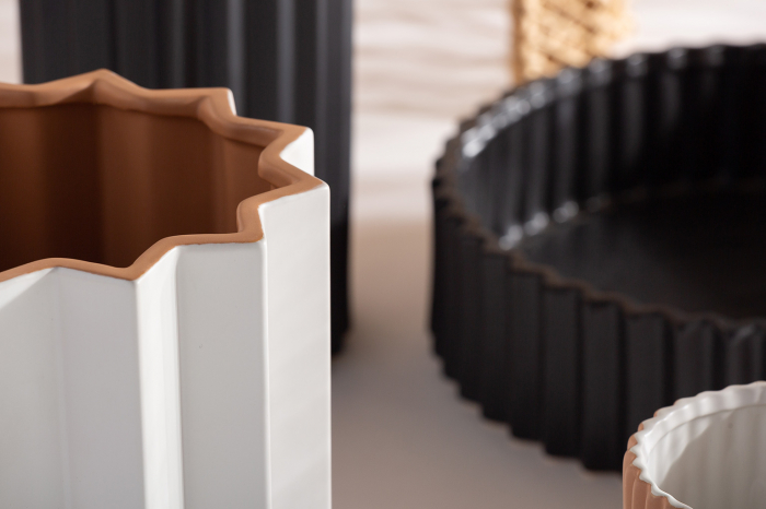 Vaza Art Deco ceramica alba|Vaze decorative plisate [7]