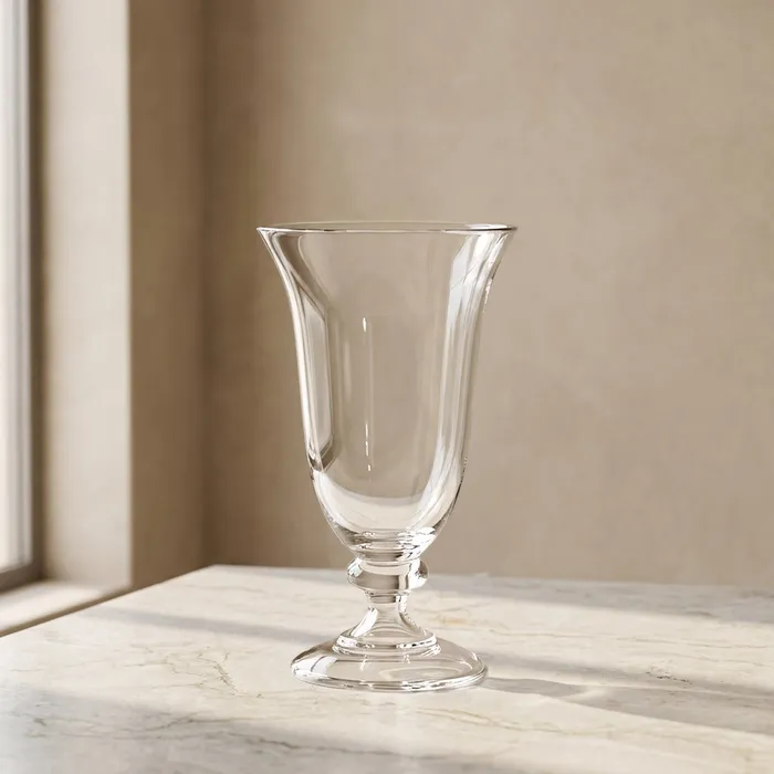 Vază din sticlă transparentă cu formă de cupă și picior decorativ [6]