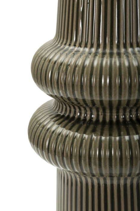 Vază verde din ceramică cu volum sculptural și textură verticală Harmony [4]