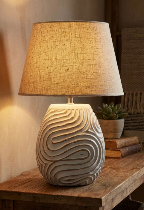 Veioza decorativa alba cu abajur textil bej din polirasina si metal [2]