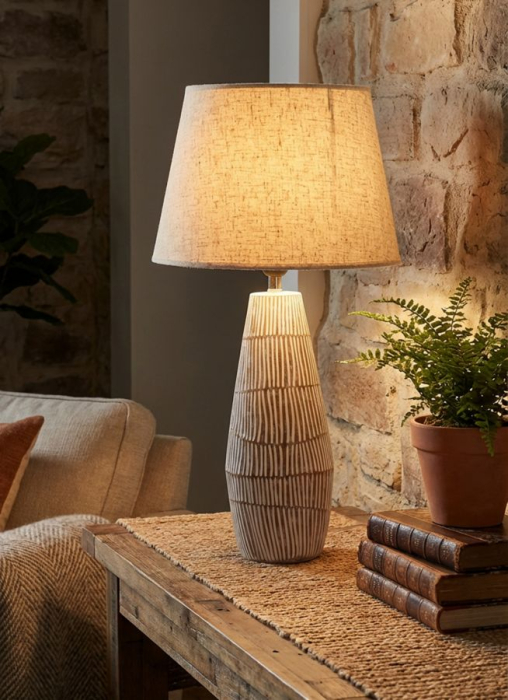 Veioza decorativa din polirasina si metal cu abajur textil bej [5]