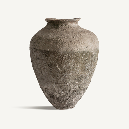 Stil de design - Amforă din teracotă naturală cu siluetă clasică mediteraneană și urme fine de ardere
