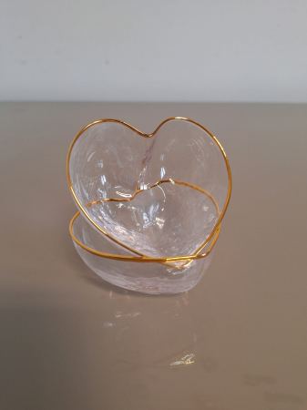Servirea mesei - Bol Inima, sticla, transparent auriu - CreativDeco.ro