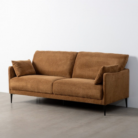 Canapea 2 locuri maro din stofă rezistentă și cadru din lemn de eucalipt [1]