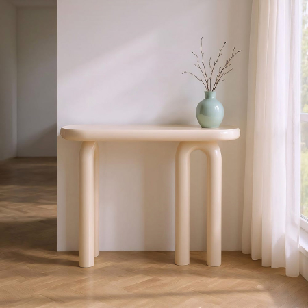Console in Stil Japandi - Consolă crem lucioasă cu picioare arcuite și structură fluidă