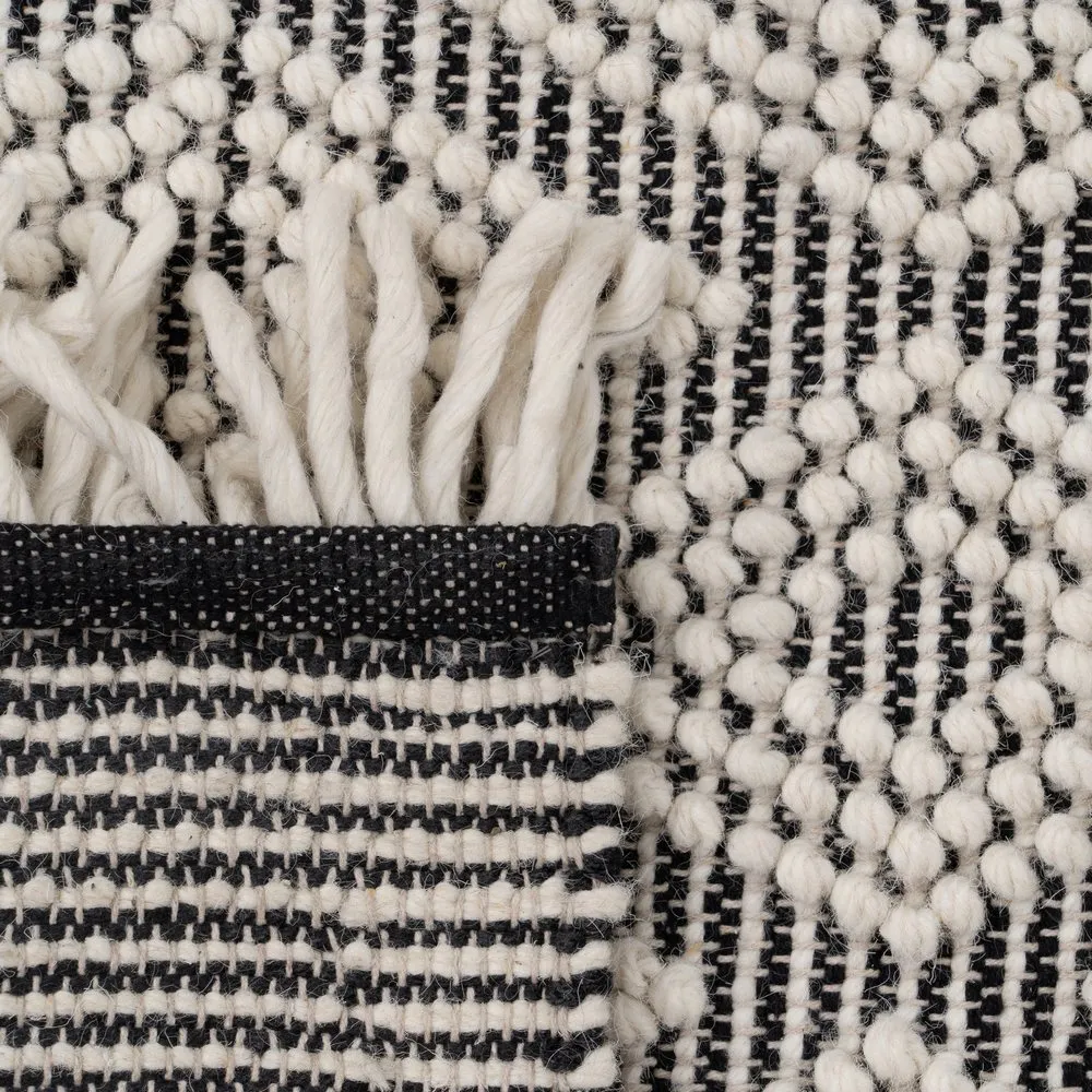 Covor mare alb-negru model etnic | Covoare statement CreativDeco [5]