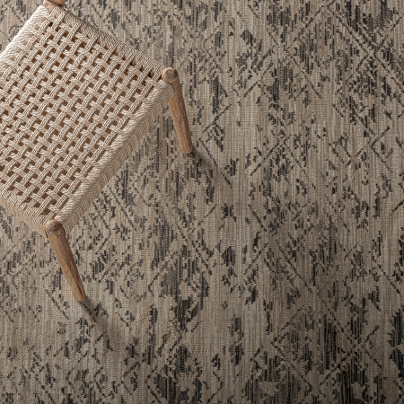 Covor dreptunghiular bej cu model geometric – design elegant și textură moale [3]