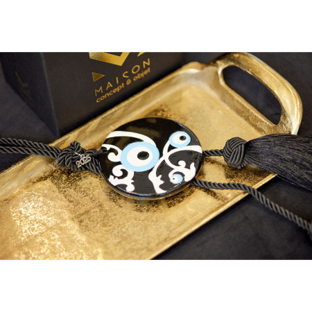 Figurine - Decorațiune ceramică negru lucios cu accente alb-albastru – contrast rafinat și protecție decorativă