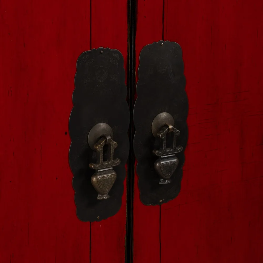 Dulap rosu vintage design oriental | Mobilier vintage colorat [5]