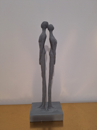 Figurina Cuplu spate in spate, rasina, gri - creativdeco.ro [8]
