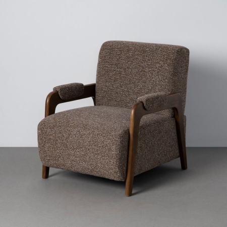Mobilier - Fotoliu living tapițat cu stofă maro și brațe din lemn de frasin