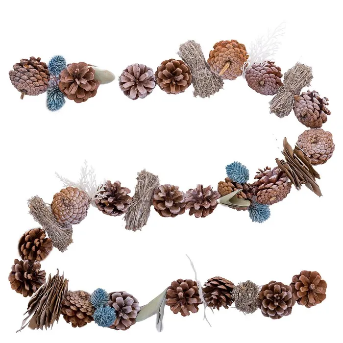Obiecte decorative - Ghirlanda decorativa CreativDeco - Flori si frunze Craciun