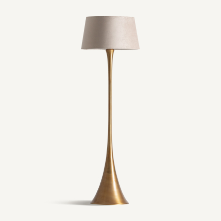 Stil de design - Lampadar cu tijă aurie subțire care se lărgește în trâmbiță spre bază și abajur conic bej