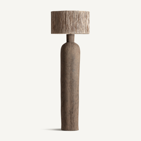 Lampa de podea, Lampadare - Lampadar înalt cu corp subțire din beton în formă de sticlă și abajur cilindric din fibră
