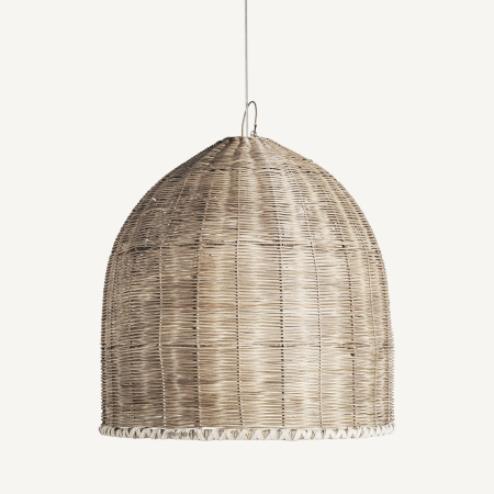 Stil de design - Lustră în formă de clopot din ratan împletit gri-maro, cu margine albă în zigzag la bază