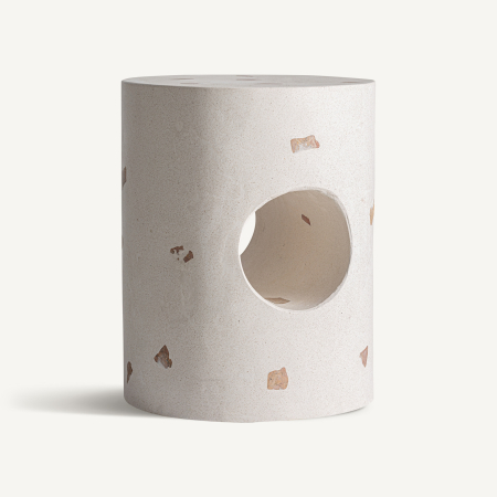 Mese - Masa auxiliara din terrazo alb crem cu orificiu sculptural Baum 40x40x50 cm