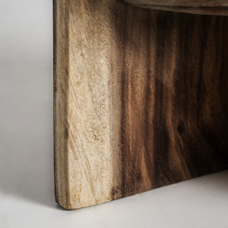 Masă cafea lemn suar, design etnic rotund și textură naturală. [1]