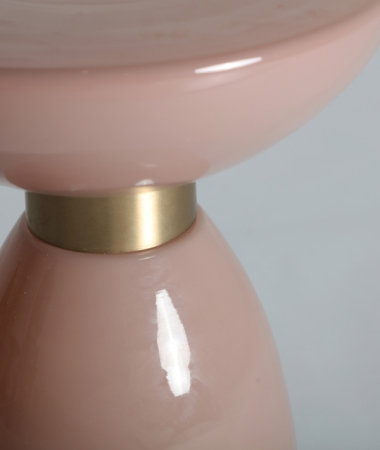 Măsuță laterală sticlă roz pal aurie BELLANO – titlu imagine principală [1]