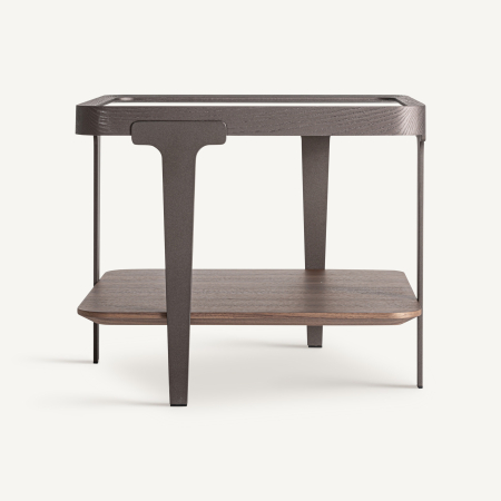 Stil de design - Măsuță pătrată cu sticlă fumurie în ramă de frasin, picioare din metal și raft jos